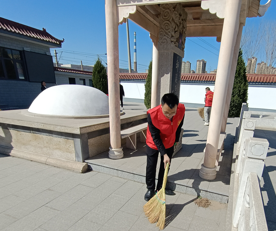 颂忠魂 祭英烈 石家庄高新区社会发展局组织清明祭扫活动(图4) 颂忠魂 祭英烈 石家庄高新区社会发展局组织清明祭扫活动(图4)